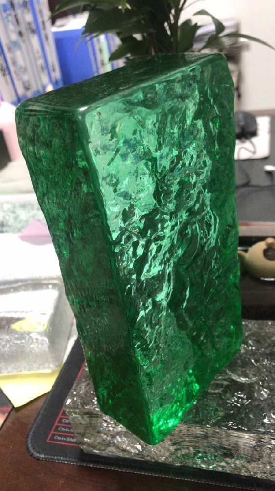彩色玻（bō）璃磚